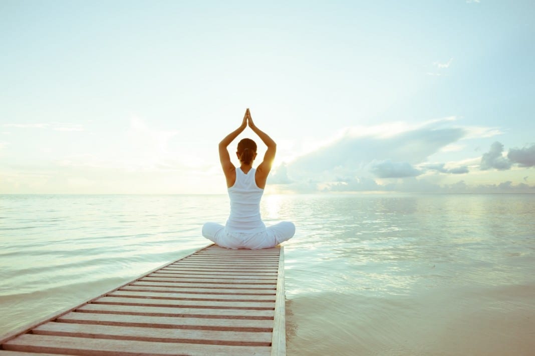 med Estudo de Harvard diz que Yoga e meditação reduzem gastos com saúde em 43%