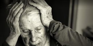 Alterações inflamatórias no cérebro se manifestam cerca de vinte anos antes de aparecer o Alzheimer