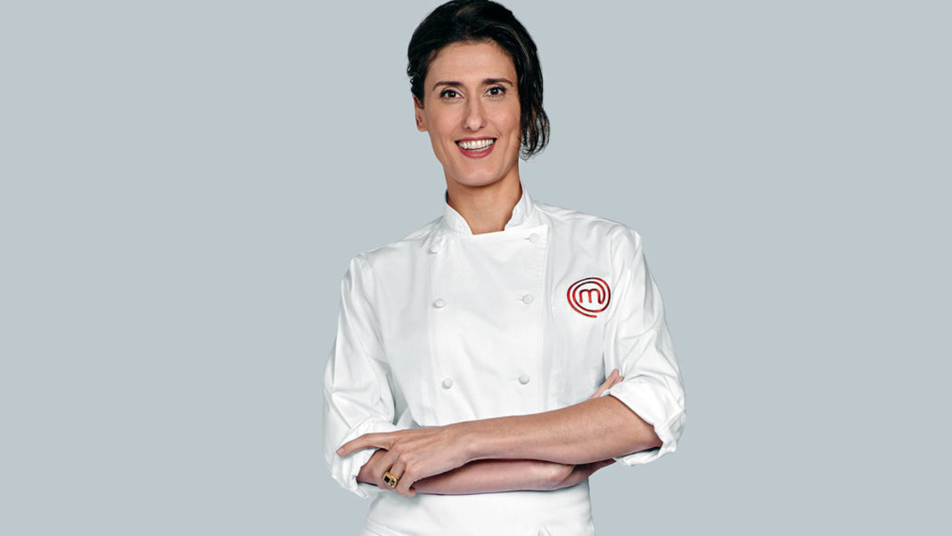 Paola Carosella fala das perdas trágicas dos pais, de assédio e do desafio nas cozinhas: “Ser mulher é f&#@!”