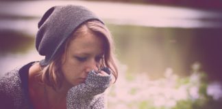 A solidão pode prejudicar a sua saúde mental, revela pesquisa