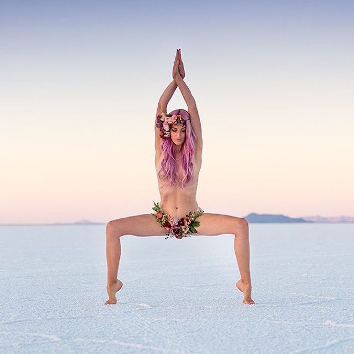 fasdapsicanalise.com.br - Mulher contorce seu corpo em poses incríveis de Yoga para promover a paz interior e a autocura