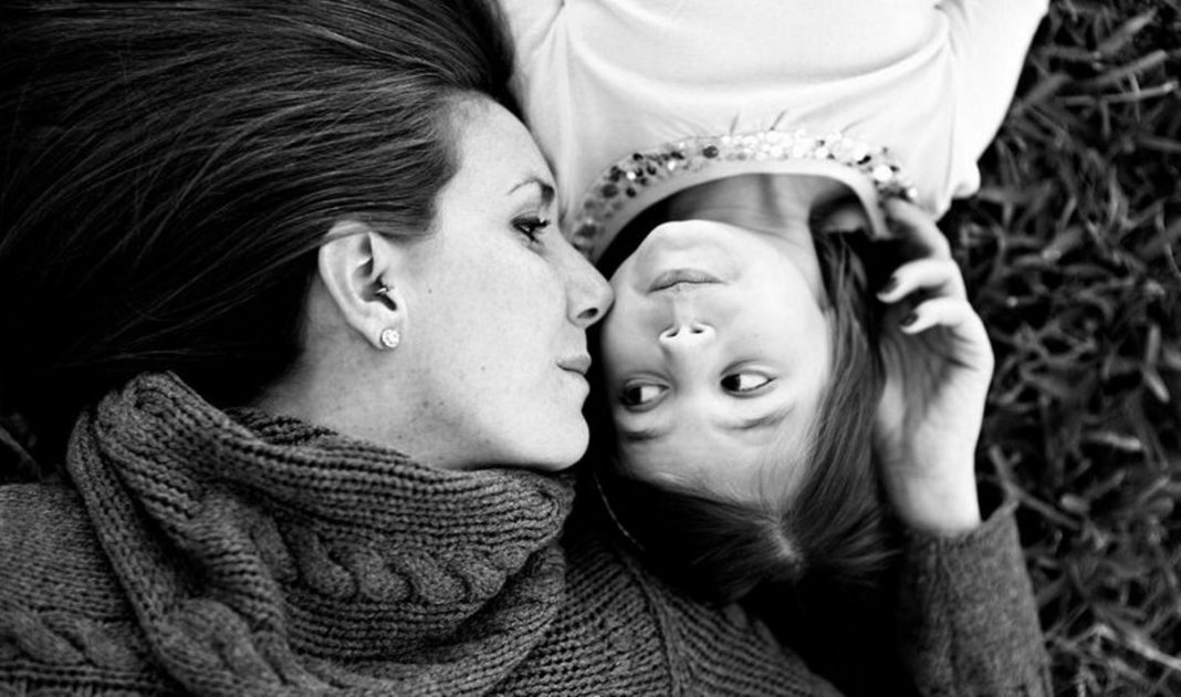 10 Coisas que você aprende ao ser criado por uma mãe forte
