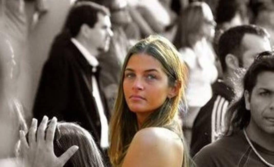 SE O CERTO FOR SER IGUAL, IGUAL A ELE  EU QUERO SER DIFERENTE