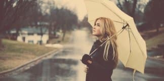 “Não sabe se casa ou compra um guarda-chuva? ”