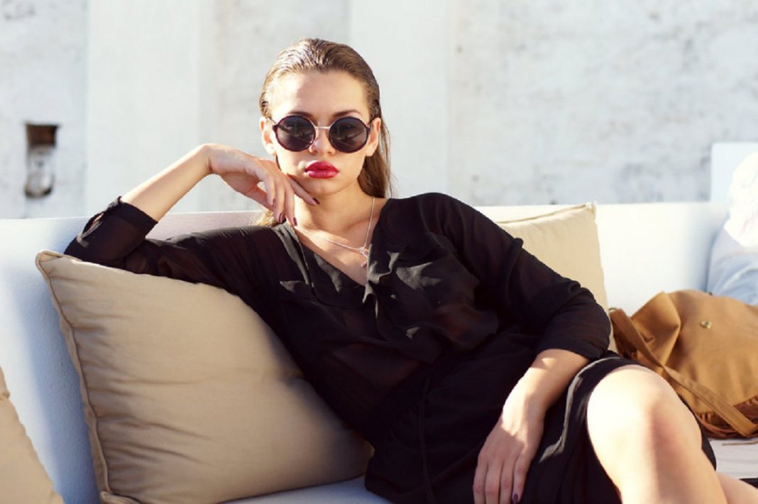 11-razoes-pra-voce-nunca-mexer-com-uma-mulher-que-usa-roupa-preta 10 Razões para você nunca mexer com uma mulher que usa roupa preta