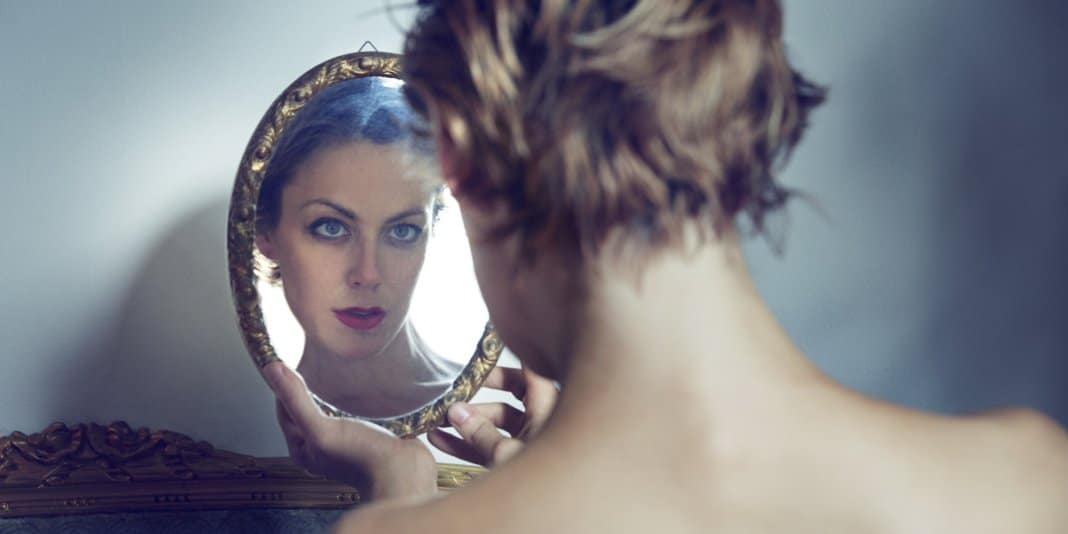 6 sinais de que você está lidando com um narcisista