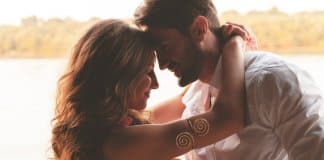 Pedir amor não é amor. É chantagem emocional
