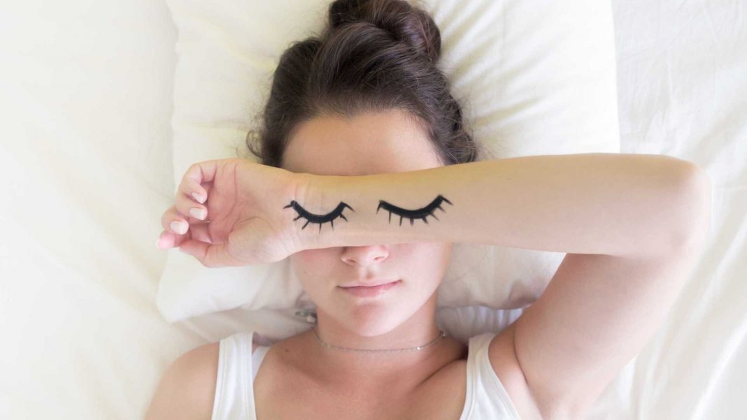 19 poderosas rotinas noturnas que o ajudarão a acordar mais feliz!