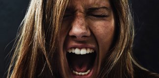 Do silêncio ao grito: o dramático pêndulo emocional
