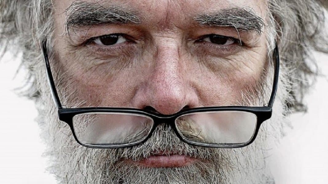 O sujeito competitivo e mal-educado, desrespeitoso, antiético e desonesto é um monstro. Ponto!
