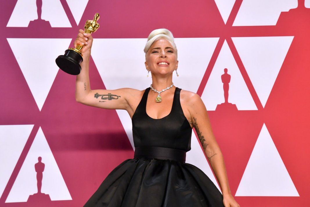 “Temos que cuidar uns dos outros” diz Lady Gaga, ganhadora do Oscar 2019