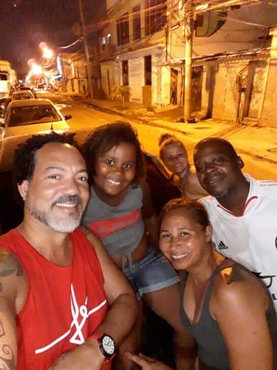 fasdapsicanalise.com.br - Menina pede para distribuir quentinhas a moradores de rua no seu anivers&aacute;rio de 8 anos