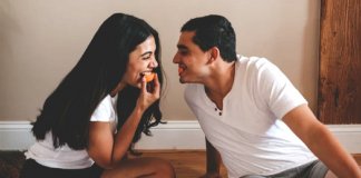 Os casais felizes não falam do seu relacionamento nas redes sociais