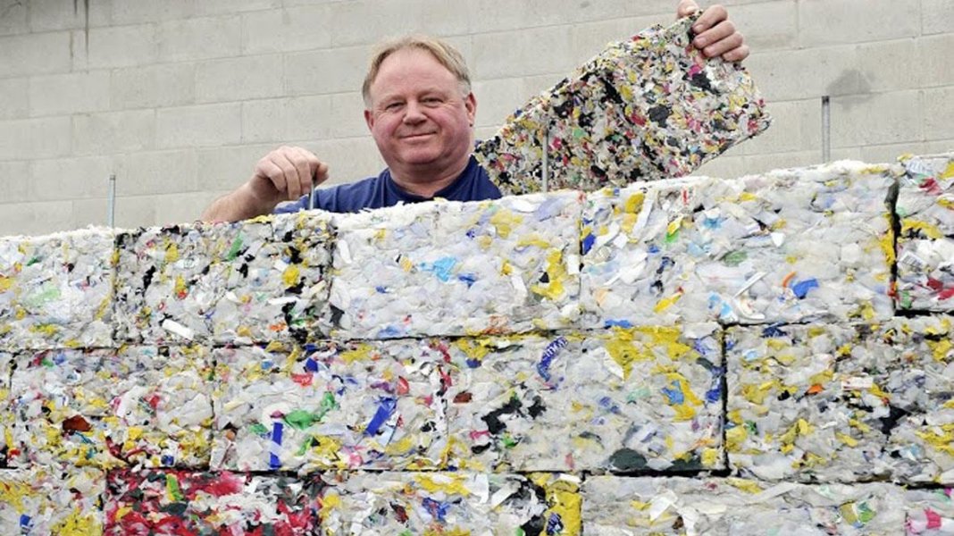Tijolo é produzido a partir de plásticos retirados dos oceanos