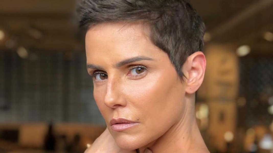 deborah-secco-rosto “Cortar Os Cabelos Mexe No Seu Senso De Personalidade, É Libertador”