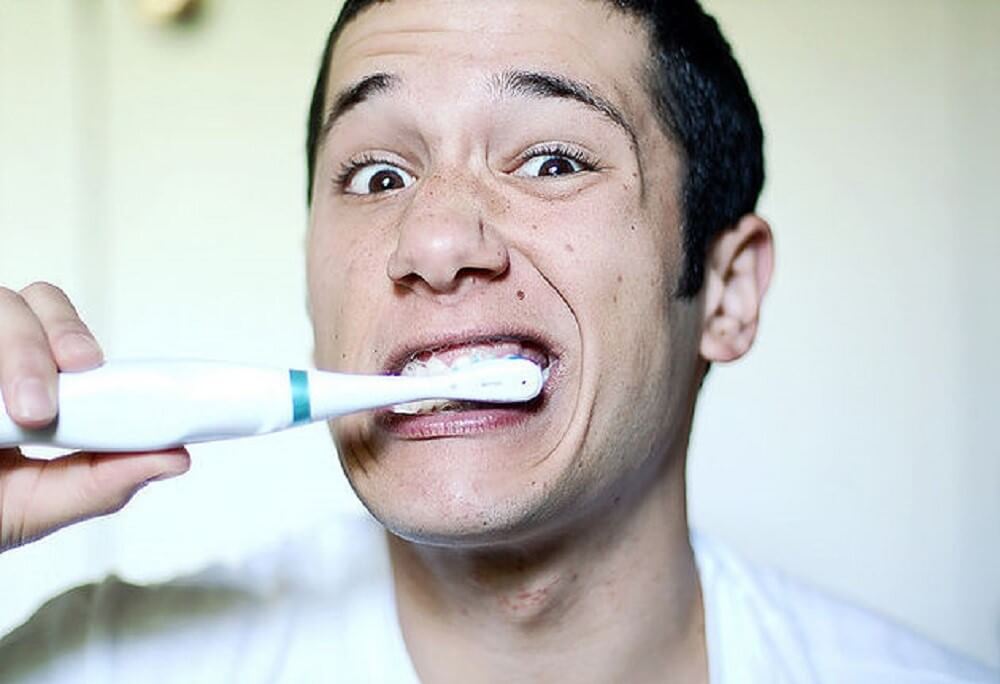 Escove direito os dentes – e adie a doença de Alzheimer