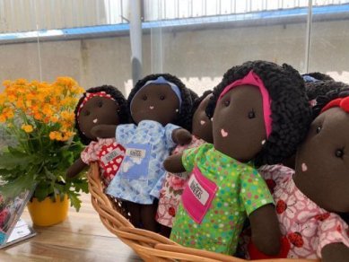fasdapsicanalise.com.br - Voluntárias em Sorocaba confeccionam vestidos e bonecas para crianças pobres na África
