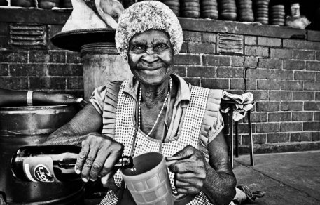 fasdapsicanalise.com.br - Fot&oacute;grafa viaja pelo mundo fazendo retratos de pessoas felizes