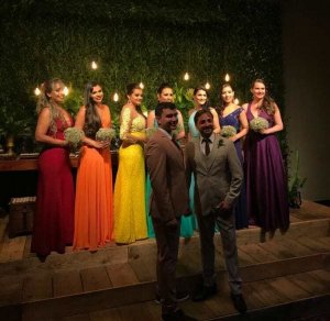 fasdapsicanalise.com.br - Madrinhas usam cores da bandeira LGBT em casamento de noivos brasileiros