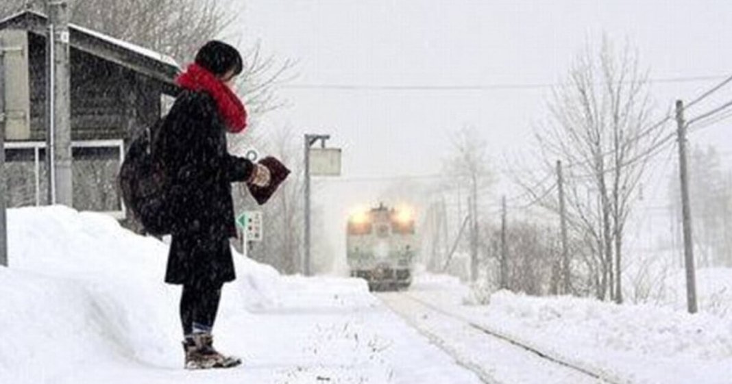 Japão mantém linha de trem para que uma única passageira consiga ir à escola