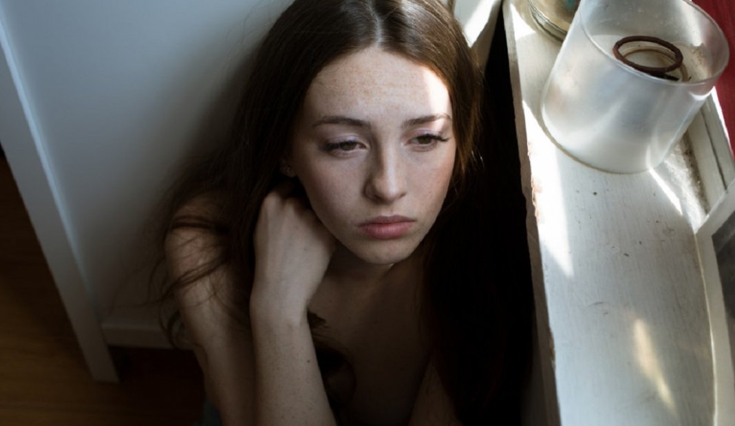 Não é apenas tristeza: 5 sinais sérios de que é hora de procurar ajuda para a sua Depressão