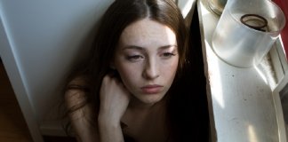 Não é apenas tristeza: 5 sinais sérios de que é hora de procurar ajuda para a sua Depressão