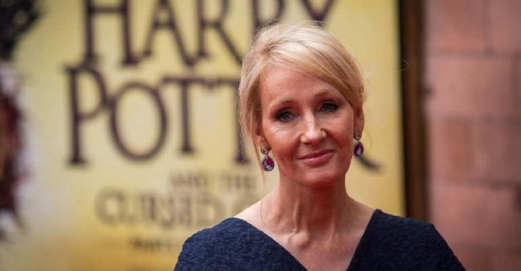 Autora de Harry Potter perde seu status de bilionária por fazer enormes doações à caridade