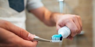 A maneira como você aperta seu creme dental pode dizer algo sobre sua personalidade