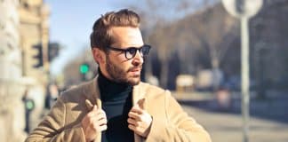Homens fortes preferem ficar sozinhos do que passar o tempo com interesseiras
