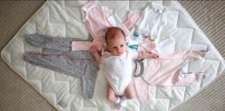 Em vez de vender, doe as roupas do seu bebê para algum projeto social fazer enxoval
