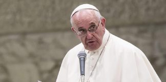 O Papa falhou e feio. Agredir uma mulher é errado até para um homem comum