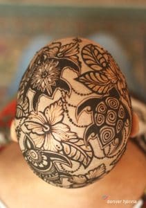 fasdapsicanalise.com.br - Esta artista cria &ldquo;coroas de hena&rdquo; para mulheres com c&acirc;ncer