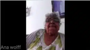 fasdapsicanalise.com.br - Idosa se emociona ao receber festa surpresa da fam&iacute;lia pela web