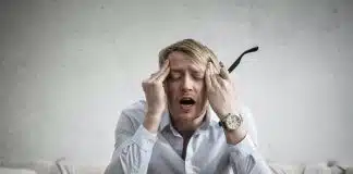 Ouvir pessoas que sempre reclamam tira sua energia