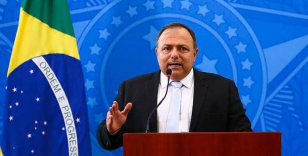 Brasil pode começar vacinação emergencial ainda em dezembro, segundo ministro