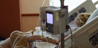 Projeto de lei prevê que quem não se vacinar contra Covid terá de pagar próprio tratamento