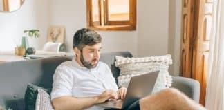 O TRABALHO REMOTO CONTÍNUO PODE AUMENTAR O NÚMERO DE PESSOAS QUE TRABALHAM NO EXTERIOR