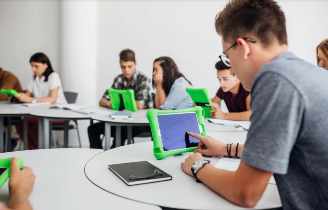 Tecnologia na educação: quais ferramentas digitais podem ser utilizadas mesmo após o retorno das aulas presenciais?